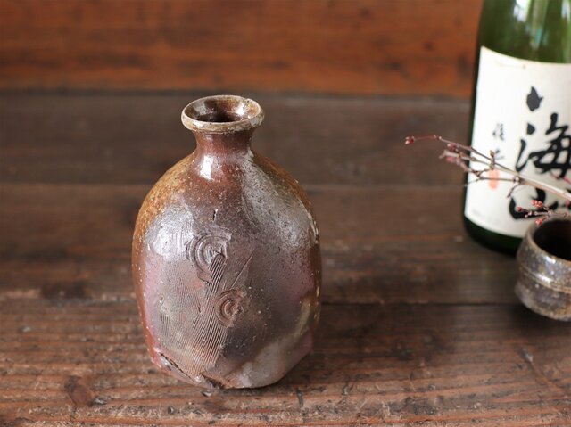 備前焼 徳利 t-118 | iichi 日々の暮らしを心地よくするハンドメイドや