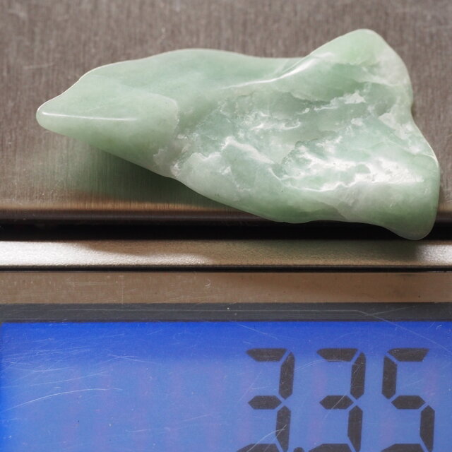 糸魚川翡翠 コレクション用原石 20 | iichi 日々の暮らしを心地よく