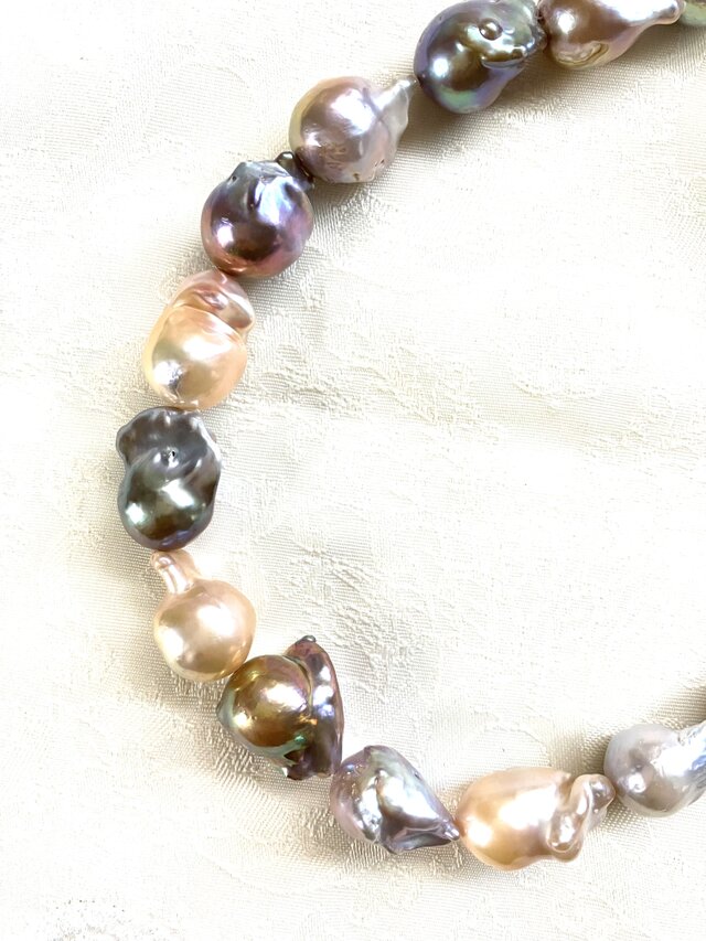 バロックパールのネックレス マルチカラー | iichi 日々の暮らしを