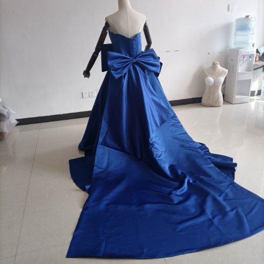 クラシカル 青/ブルー光沢サテンベアトップリボントレーン/ロング