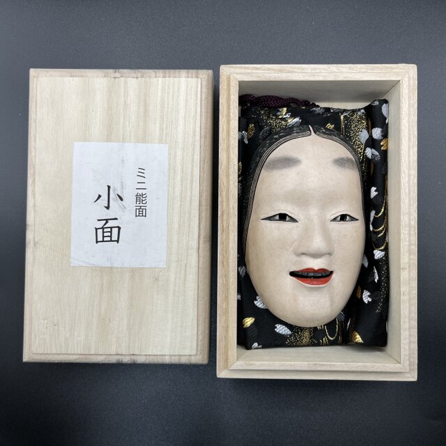 ミニ能面 「小面」 | iichi 日々の暮らしを心地よくするハンドメイドや
