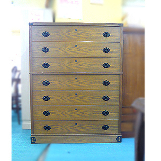 札幌【桐箪笥7段 鍵付】間口3尺5寸 持ち手付きの抽斗