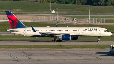 N706TW - Boeing 757-2Q8 - Delta Air Lines - Flightradar24