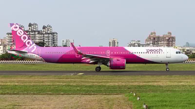 ピーチ A321LR JA901P Peach Airbus A321LR JA901P Landing at NRT 34R