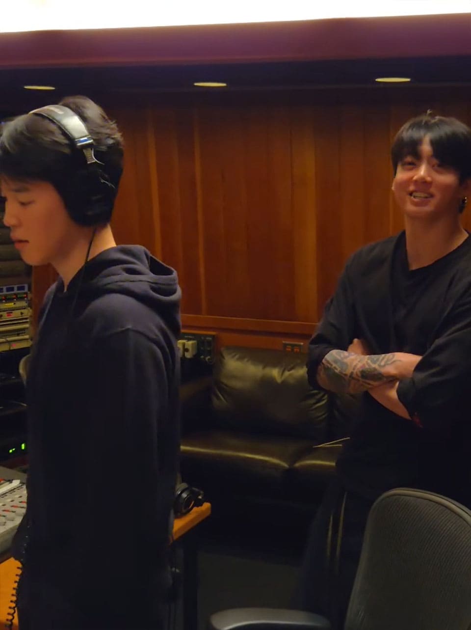 B☆VERSE 寺田倉庫 ホビ JHOPE THE FACT MUSIC AWARDS EXHIBITION B