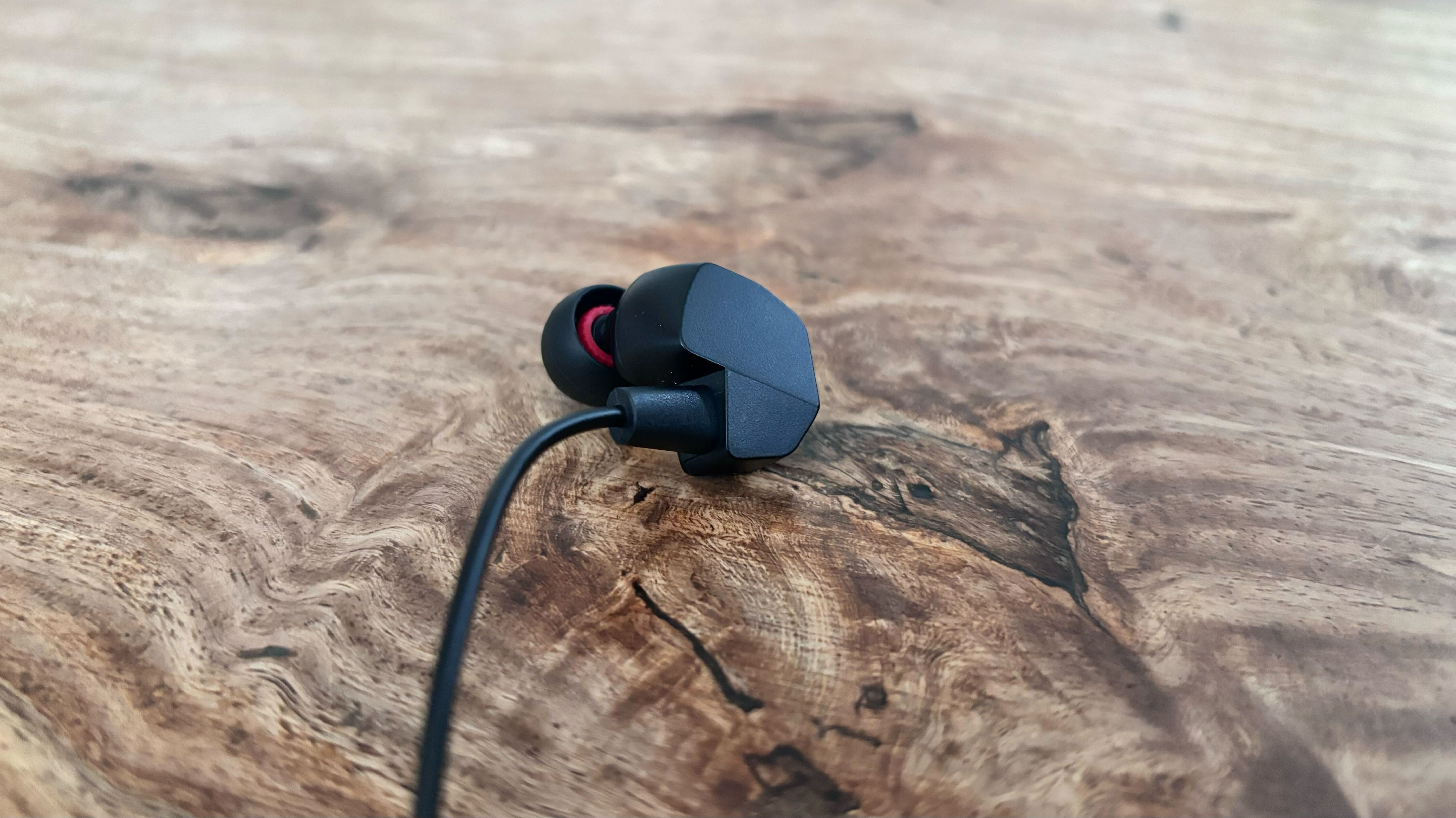 Final VR3000 review: immersive earbuds that are great for gaming