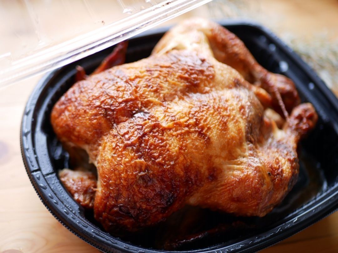 完全攻略】コストコ「ロティサリーチキン」の上手な切り方！アレンジや