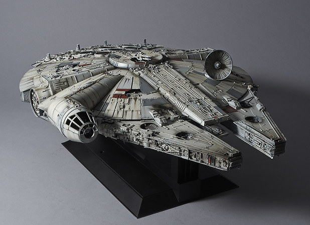 In Photos: Bandai unveils model of 'Star Wars' spaceship