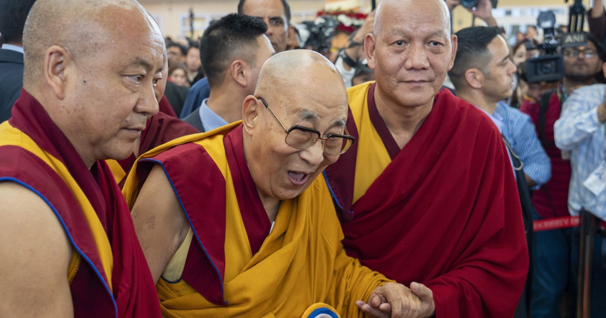 ダライ・ラマ14世、どんな人物？ チベット仏教のカリスマ的指導者