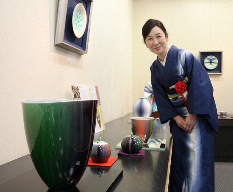 四代目徳田八十吉作 九谷焼 彩釉 ぐい呑