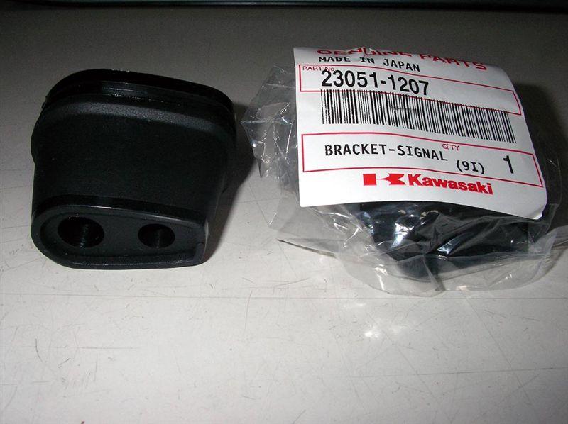 川崎重工 純正 ウインカーブラケット のパーツレビュー | GS1200SS