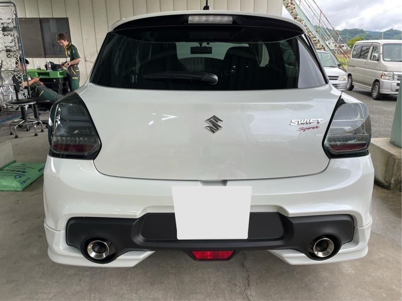 メーカー不明3台目スイフトシーケンシャルテール