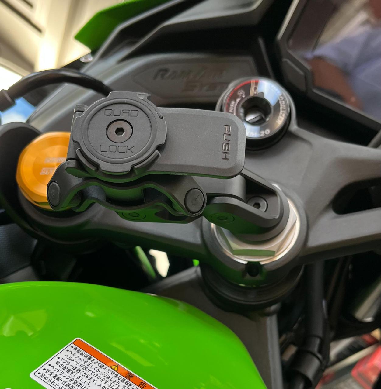 クアッドロック フォークステムマウント PRO のパーツレビュー | Ninja