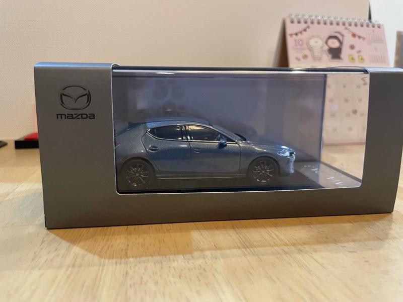 マツダ(純正) MAZDA3ファストバック 1/43 ミニカー のパーツレビュー