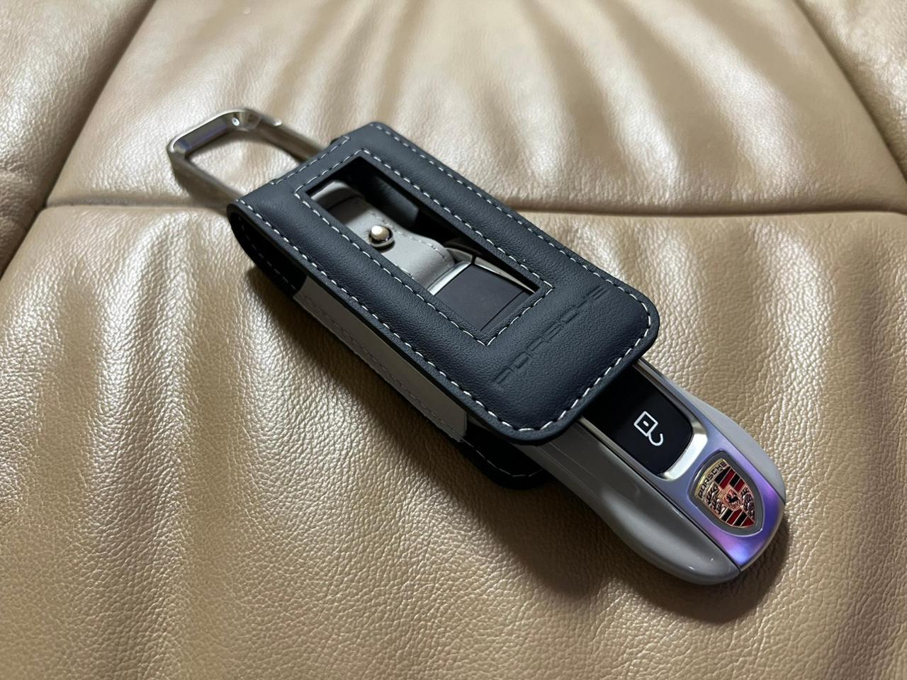 ポルシェ(純正) カスタムレザー キーケース のパーツレビュー | 911