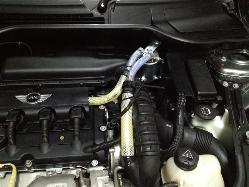 ミニクーパーR56 オイルキャッチタンク nmエンジニアリング オイル