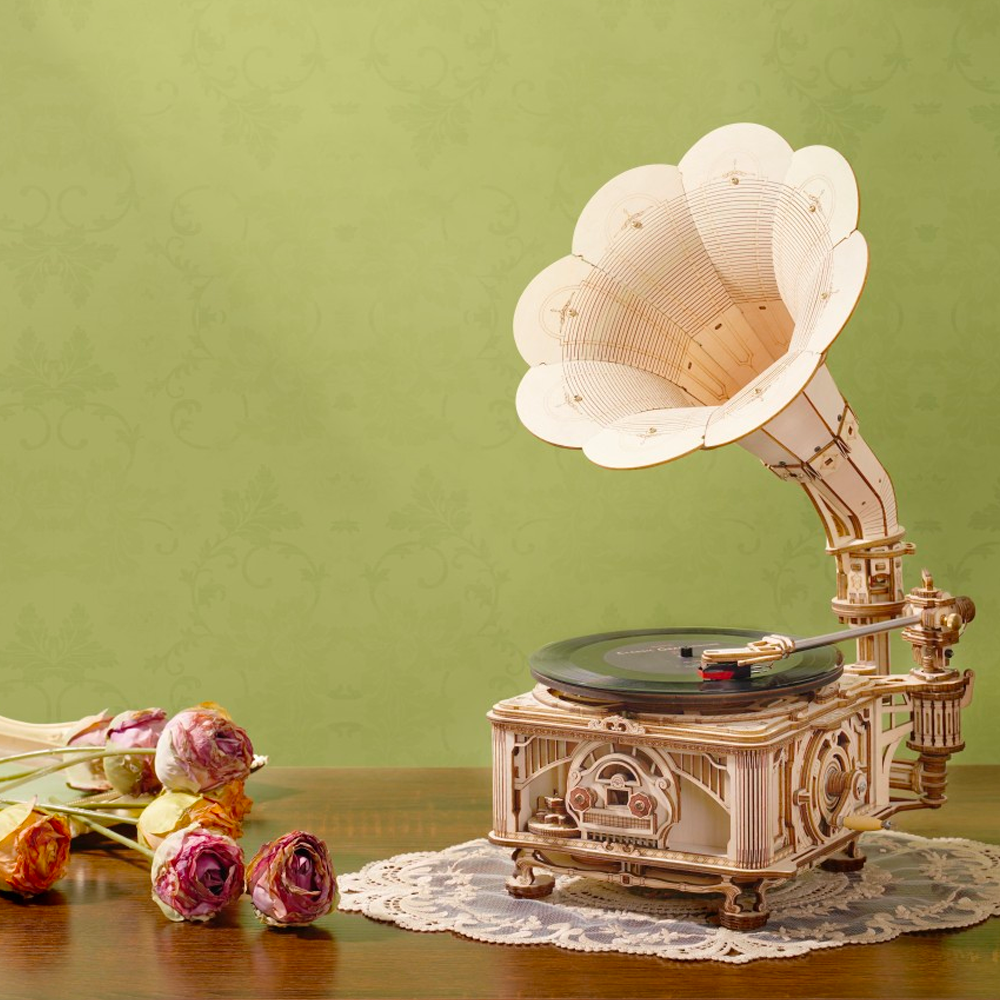 つくるんです史上初！モーターで自動再生できる「奏でる蓄音機」が発売