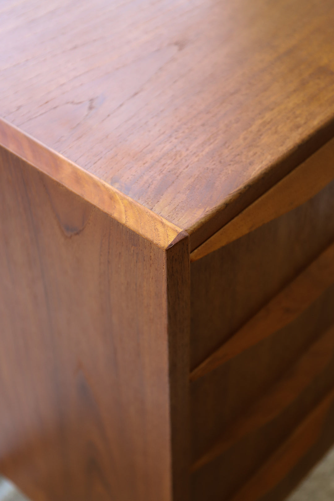 デンマークヴィンテージ チェスト 4段 チーク材 収納 北欧家具 モダン