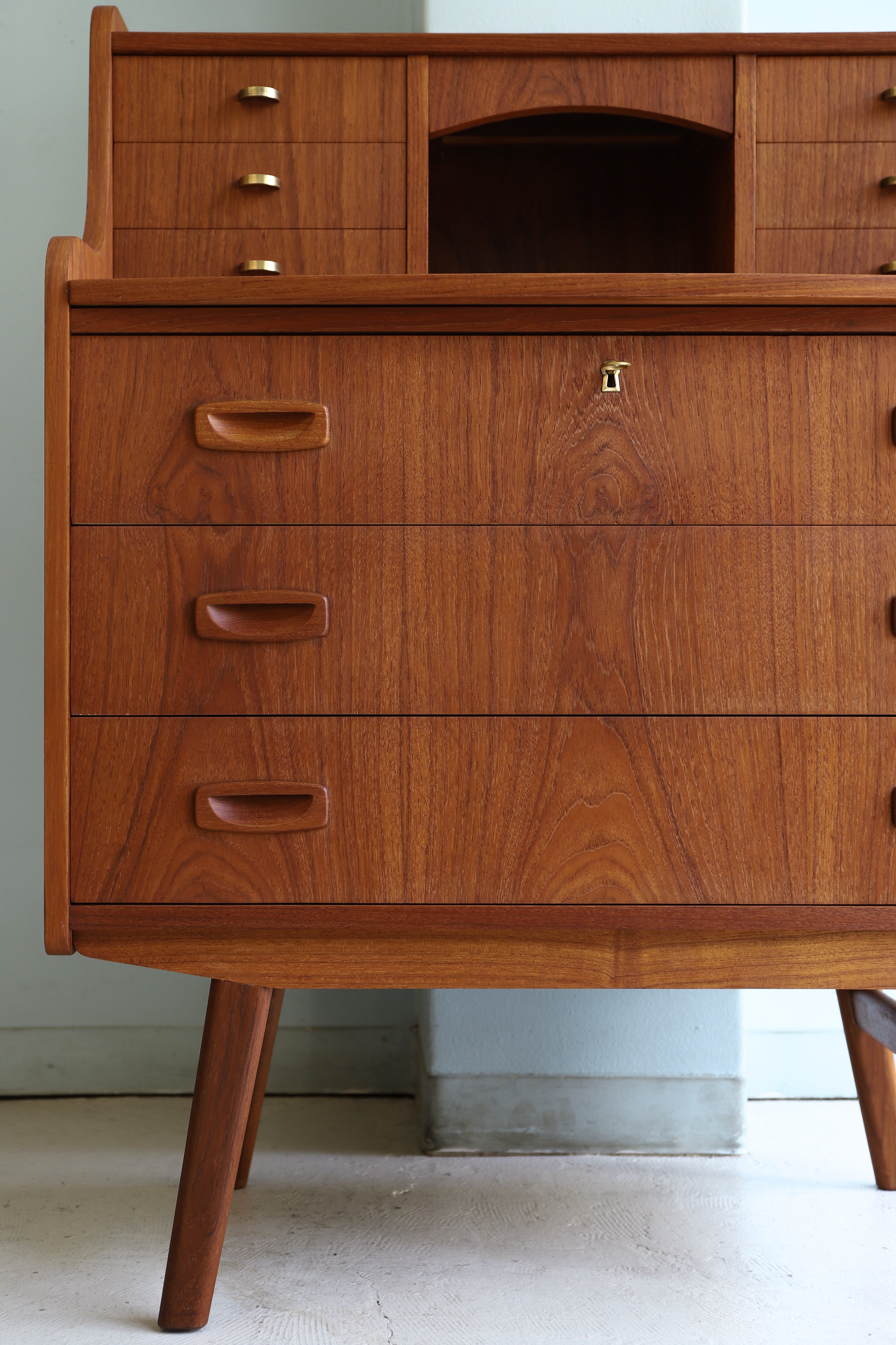 Danish Vintage Writing Bureau with Mirror/デンマークヴィンテージ