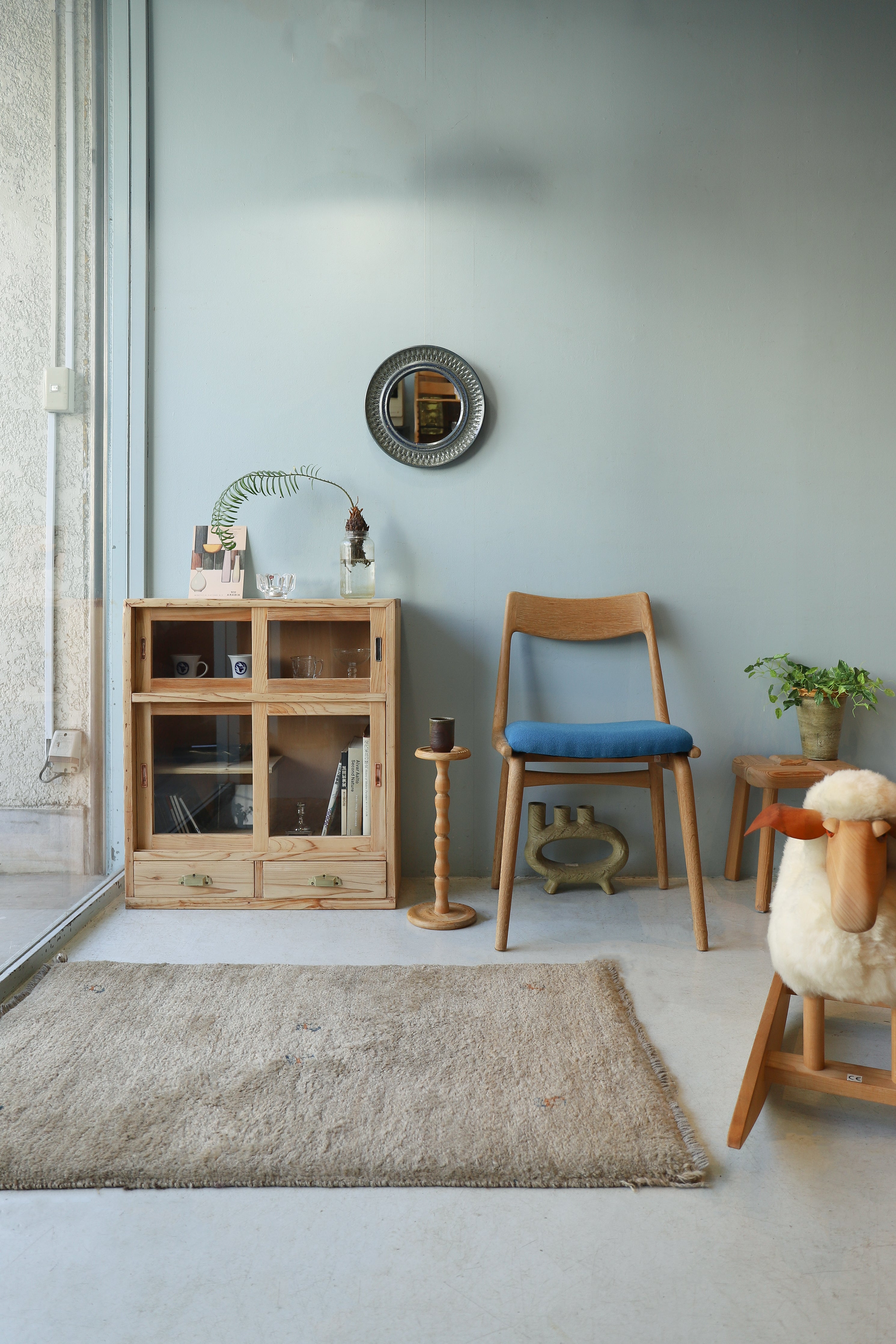 ジャパンヴィンテージ ガラスキャビネット 茶箪笥 収納 古道具