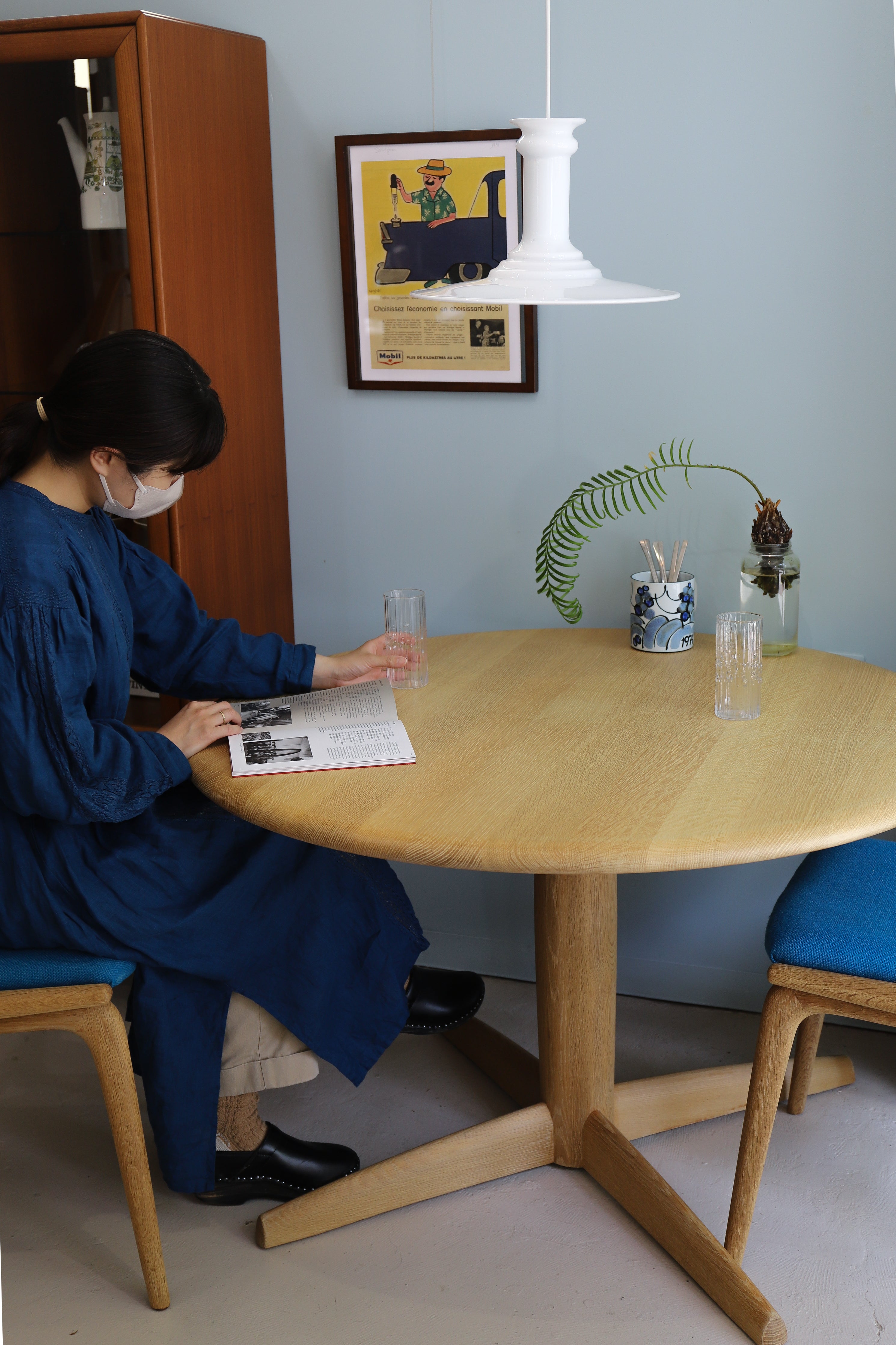 キツツキマーク 丸テーブル