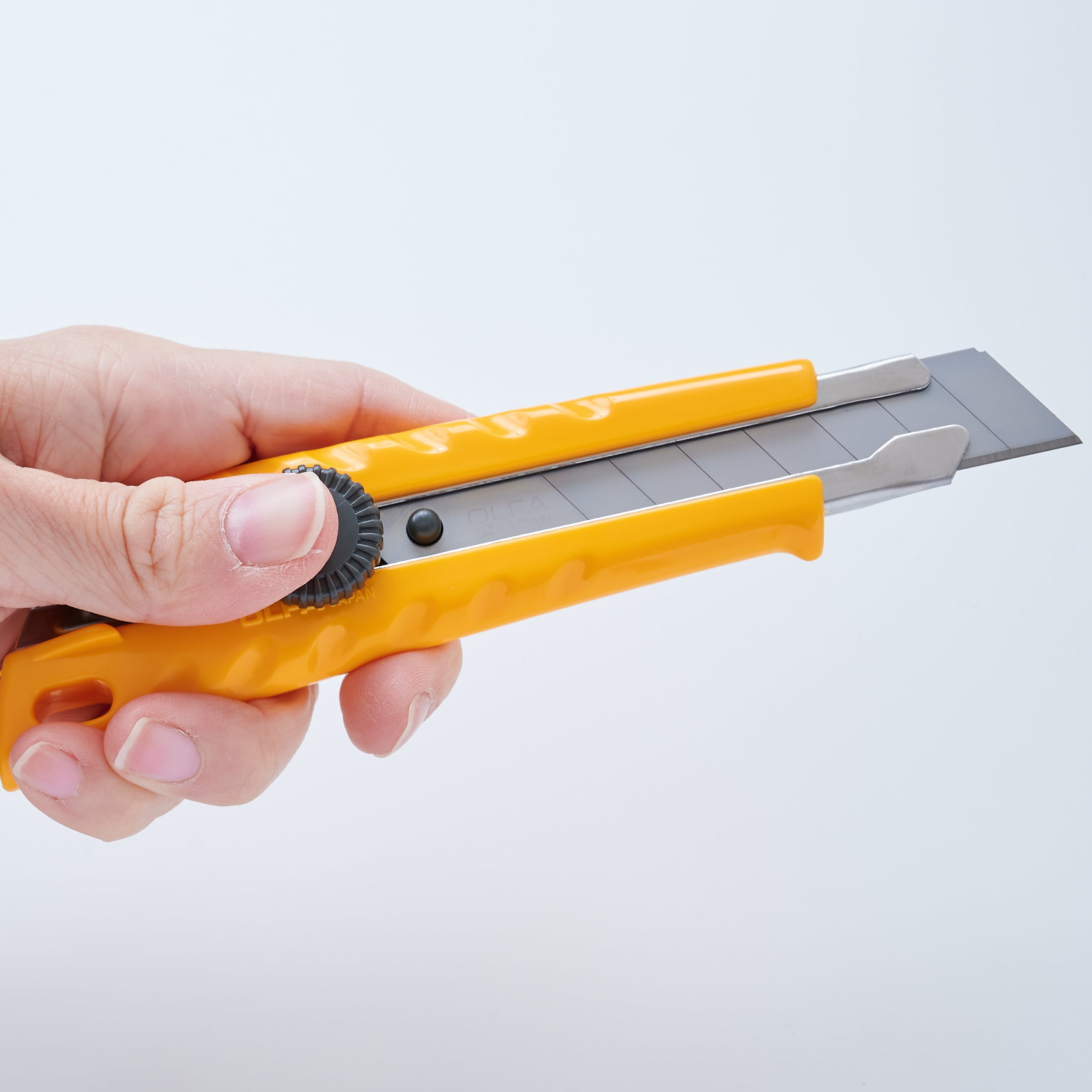 OLFA カッターナイフ レフティL型／左手用｜左ききの道具店 | 左ききの