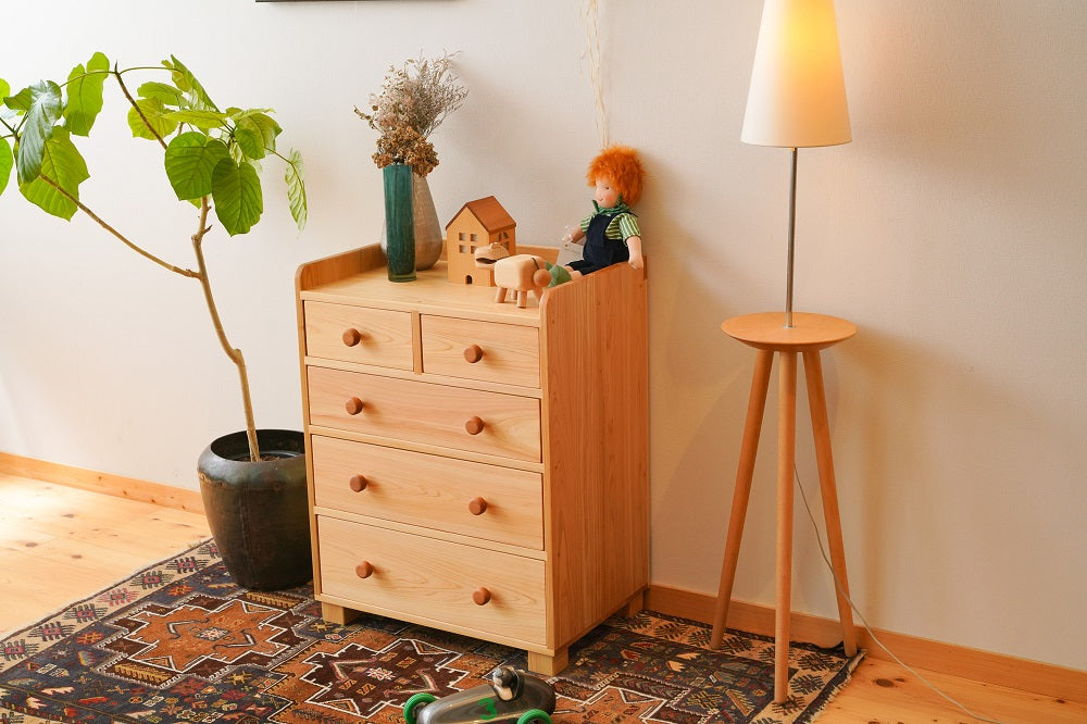 乳幼児期の衣類を大切に守る。一生使える高品質タンス【着替えの