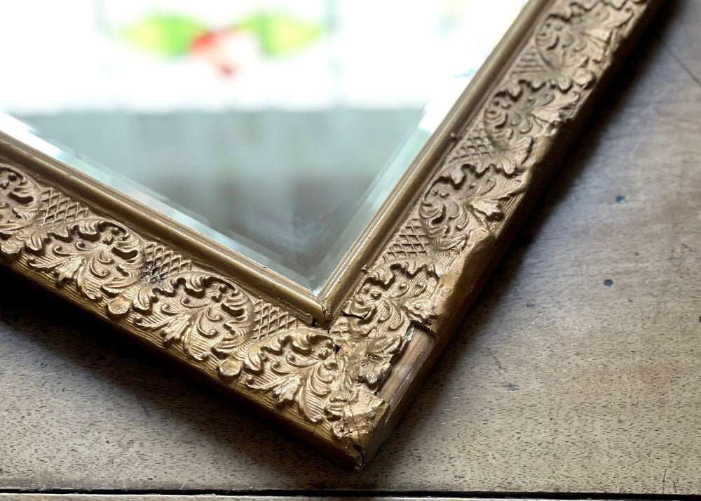 上品なゴールドフレームが素敵なミラー（鏡）イギリスアンティーク