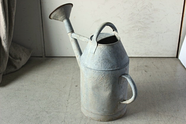 デザインがかっこいいウォータリングカン（ジョウロ） フランス