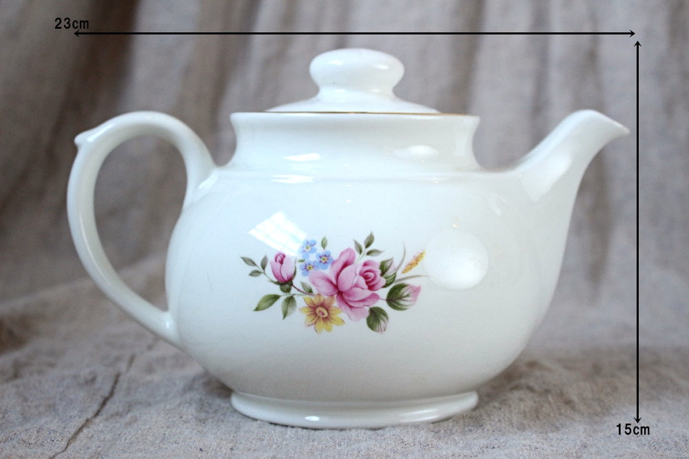 バラ模様が可愛いサドラー社ティーポット（高さ15cm） イギリス