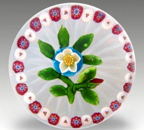 オールドバカラ(baccarat)のペーパーウェイトー 愛されたモチーフたち