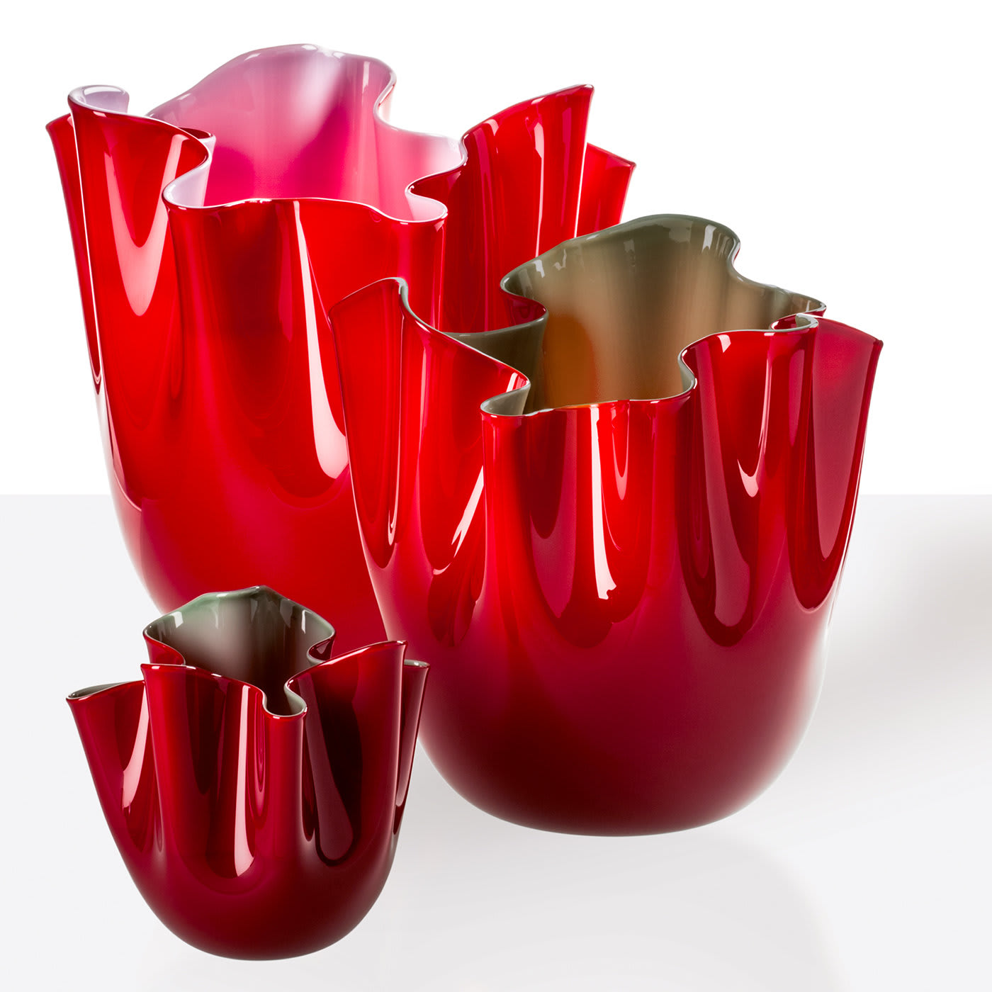 Fazzoletto Opalini Red Vase by Fulvio Bianconi # 1 Venini | Artemest