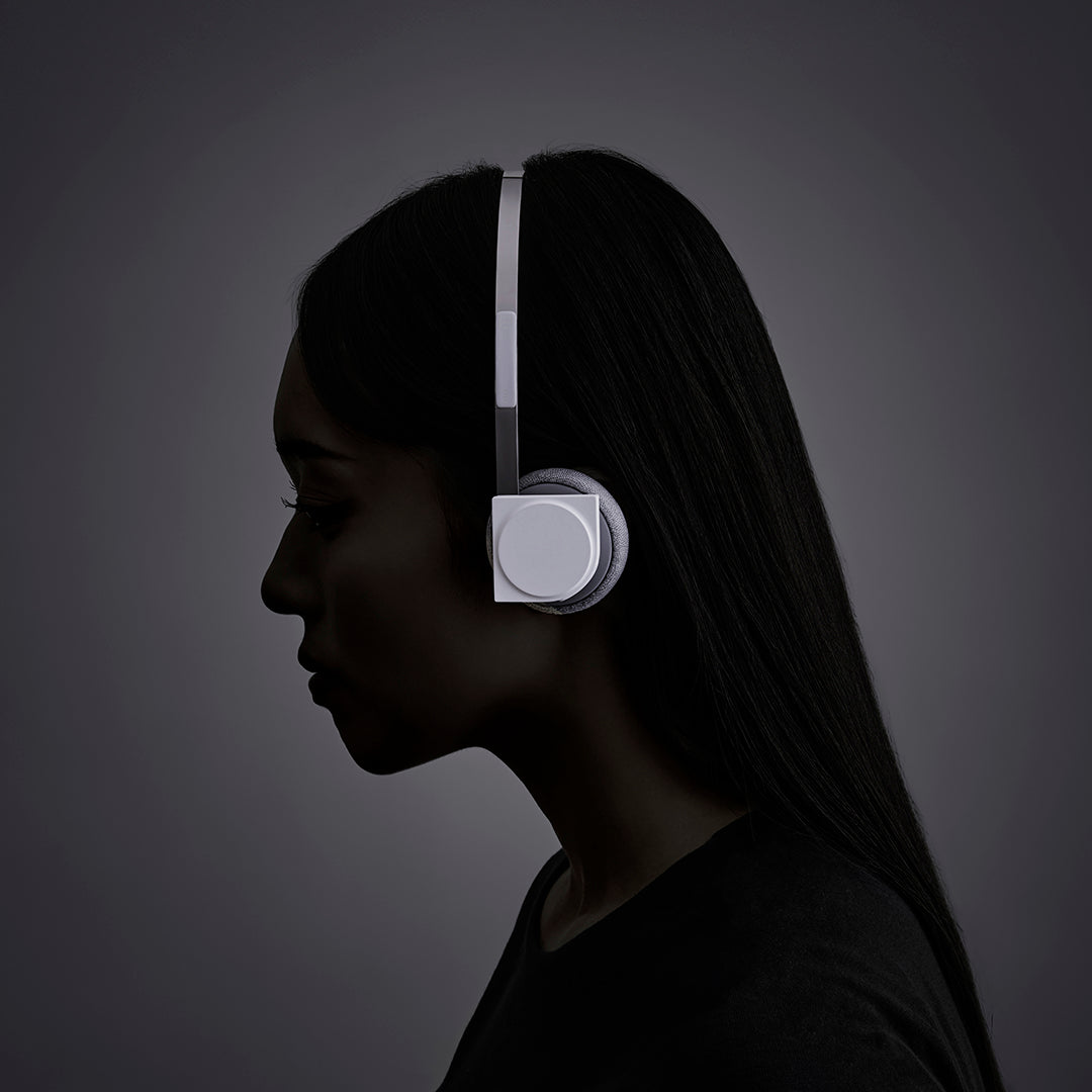 フルワイヤレス・オンイヤーヘッドフォン＜Lightwear Headphones Hp1