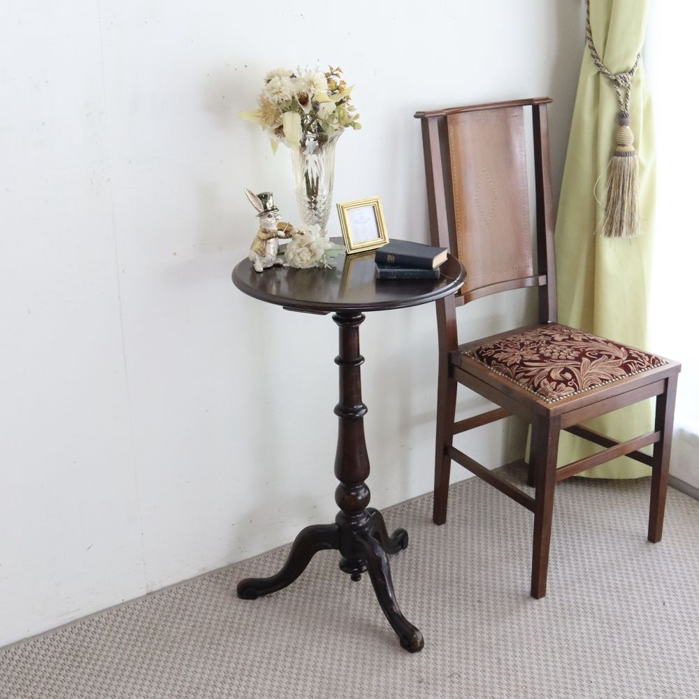 高さのある天板が使いやすい♪ ワインテーブル HV1-010 – アンティーク