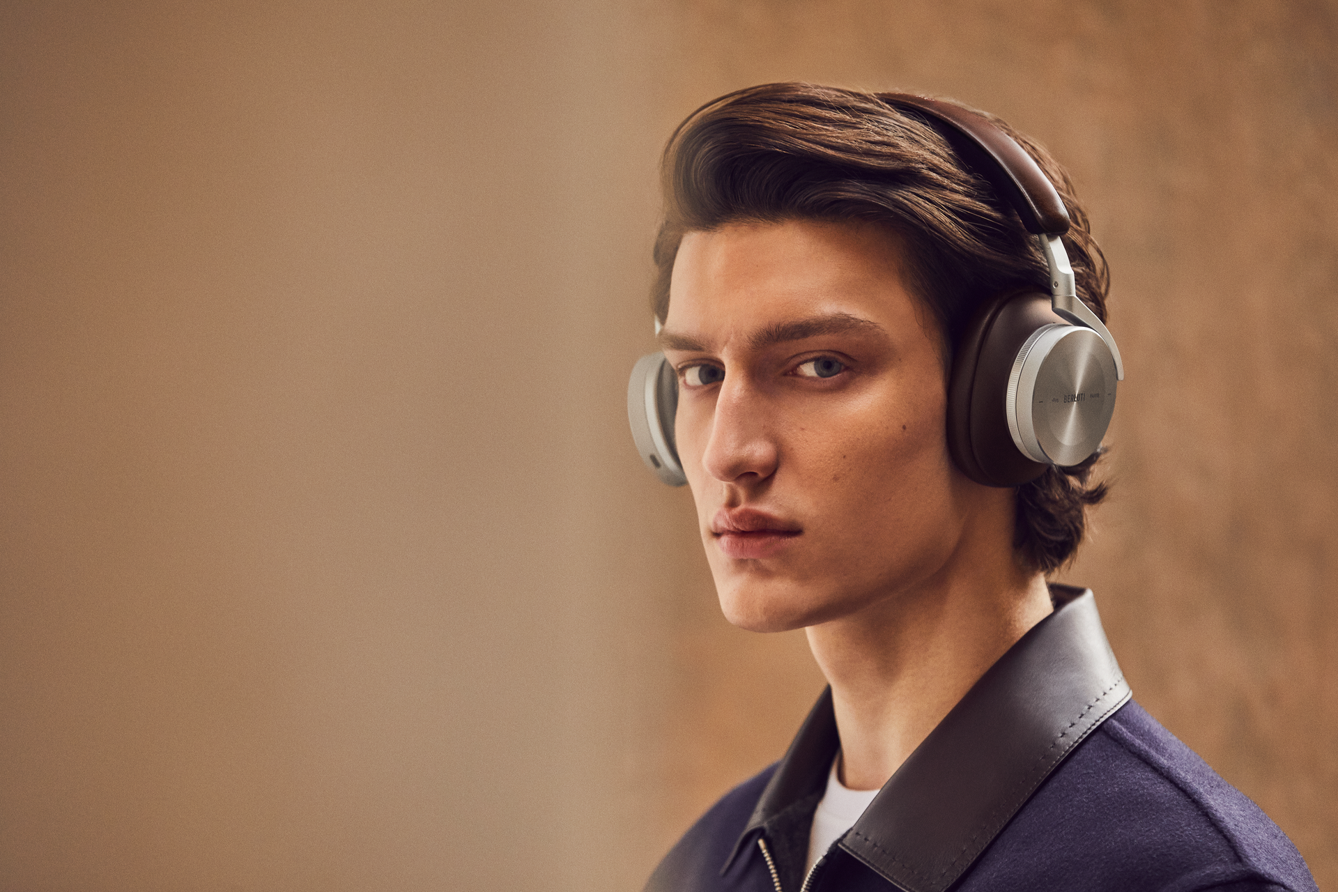 NEW】Berluti × Bang & Olufsen コラボレーションモデル