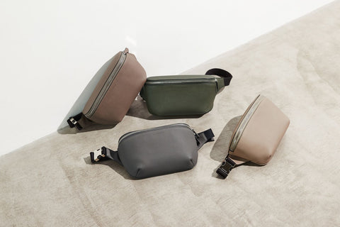 新色】グレージュ(Liam cross body Bag)