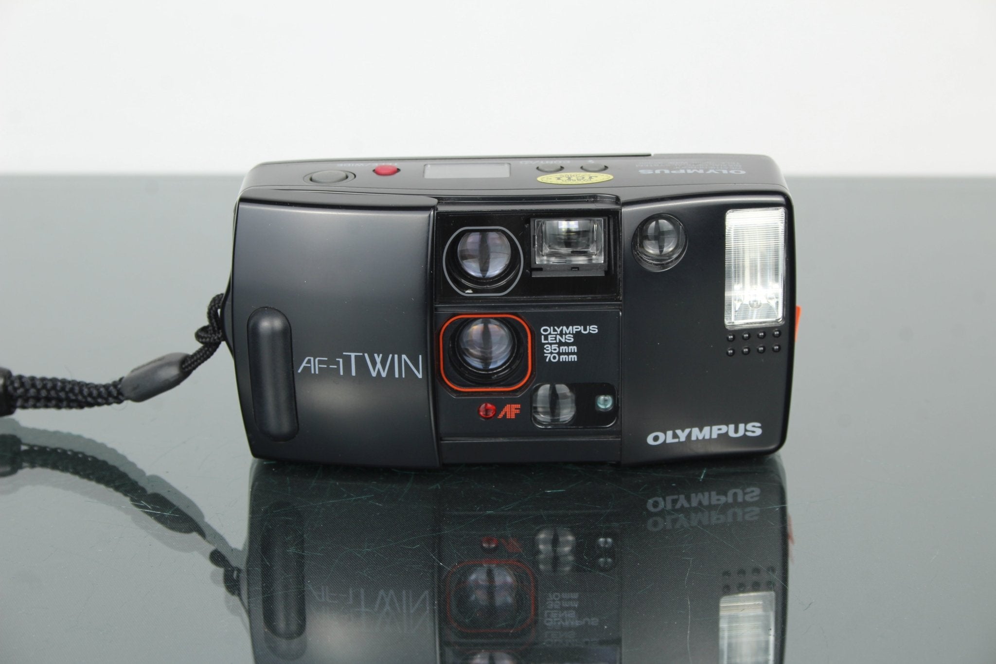Olympus AF‑1 Twin Review: A Weatherproof 35mm Twin‑Lens Gem