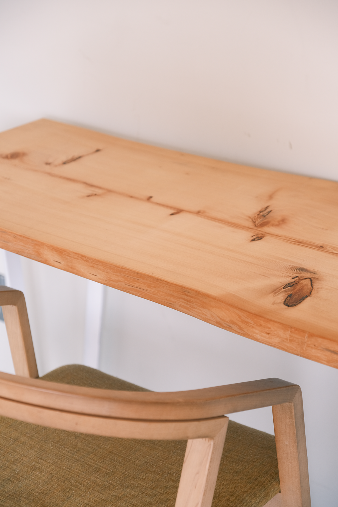 一枚板カウンターテーブル｜檜（ひのき）｜O-002 – 一枚板テーブル専門