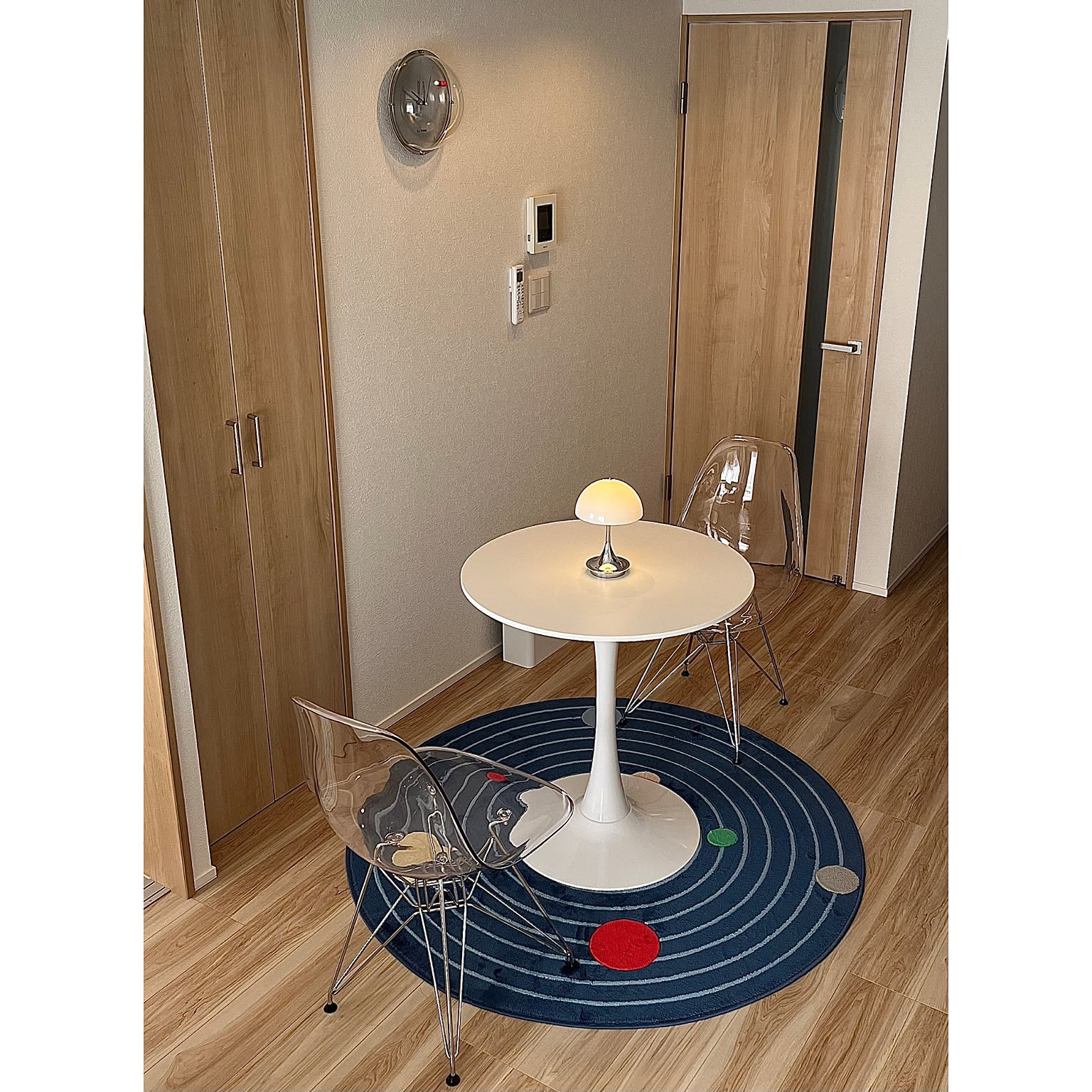 オールドイケア Tral ミッドセンチュリー スペースエイジ 現代の暮らし