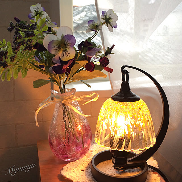 吹きガラスで作った花瓶のおすすめ商品とおしゃれな実例 ｜ RoomClip