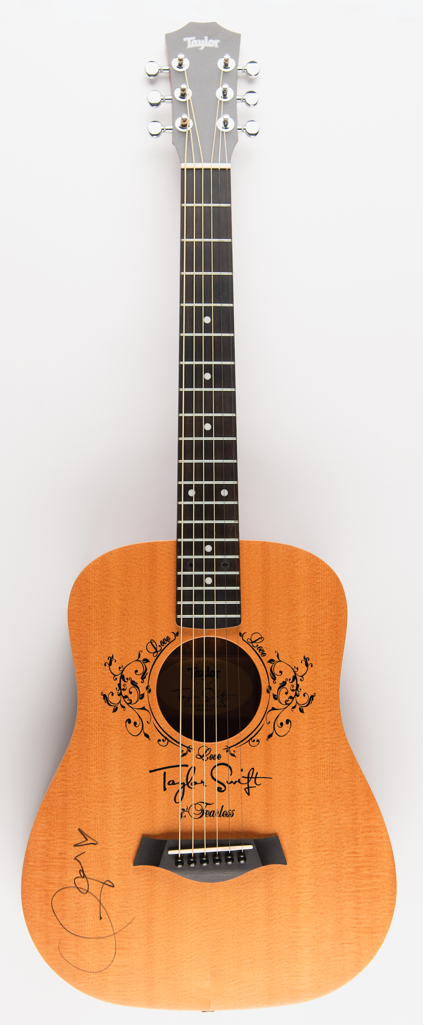 Taylor Swift Signed 'Baby Taylor' Acoustic Guitar | RR Auction