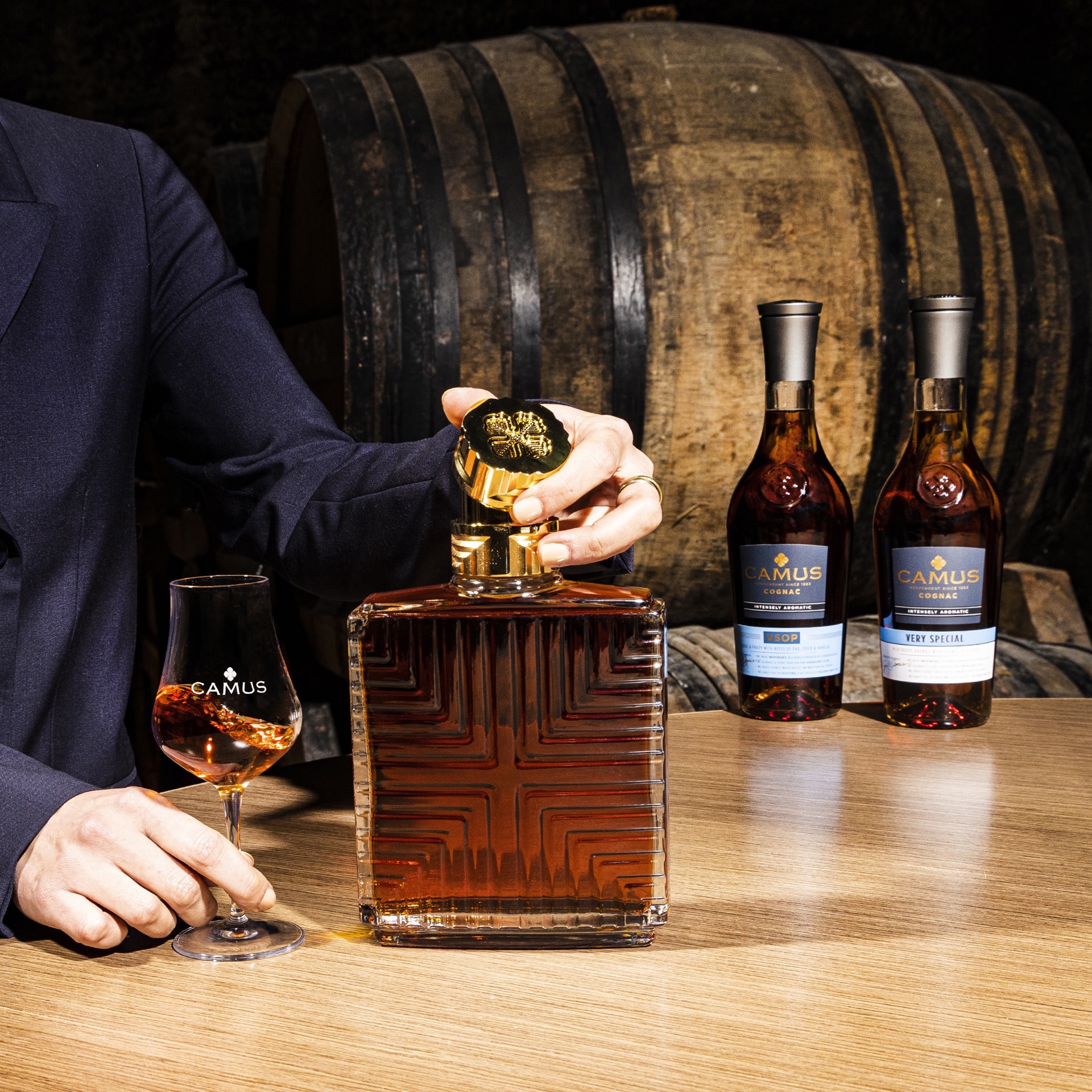 カミュ CAMUS COGNAC XO SUPERIOR 1000ml CAMUS COGNAC XO SUPERIOR