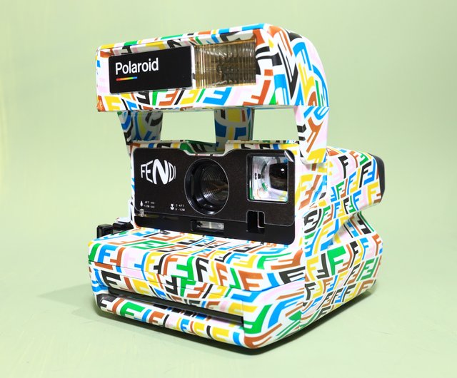 Taiwan [Polaroid Grocery Store] Polaroid 600 Fendi Polaroid camera