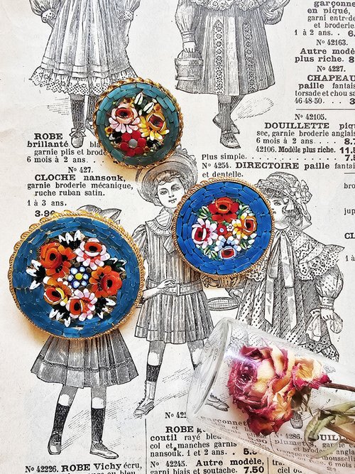 まりちゃんイタリアヴィンテージ マイクロモザイクブローチROMA文字