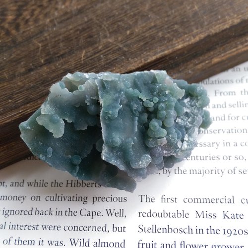 台湾 グレープクォーツ ブドウの形をした紫水晶グレープアゲート