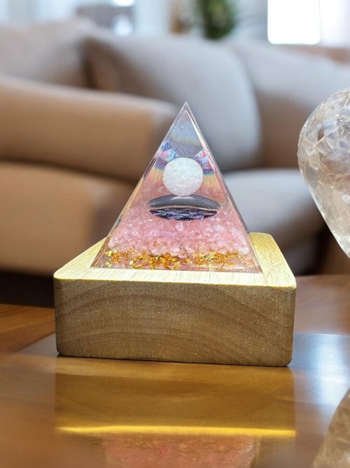 香港 天然水晶ピラミッド verdeehome - Pinkoi