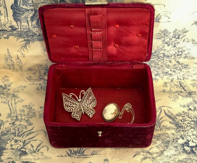 送料無料】台湾 40060-フランスアンティークレッドベルベット象嵌