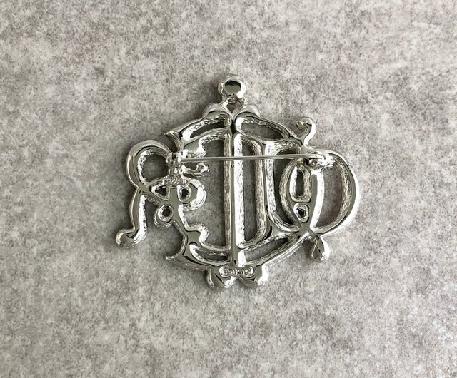 Christian Dior ロゴブローチ ストーン シルバーカラー ディオール