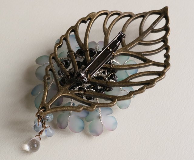 雨の日に目覚める 額紫陽花 ブローチ 雫 揺れる ヴィンテージ