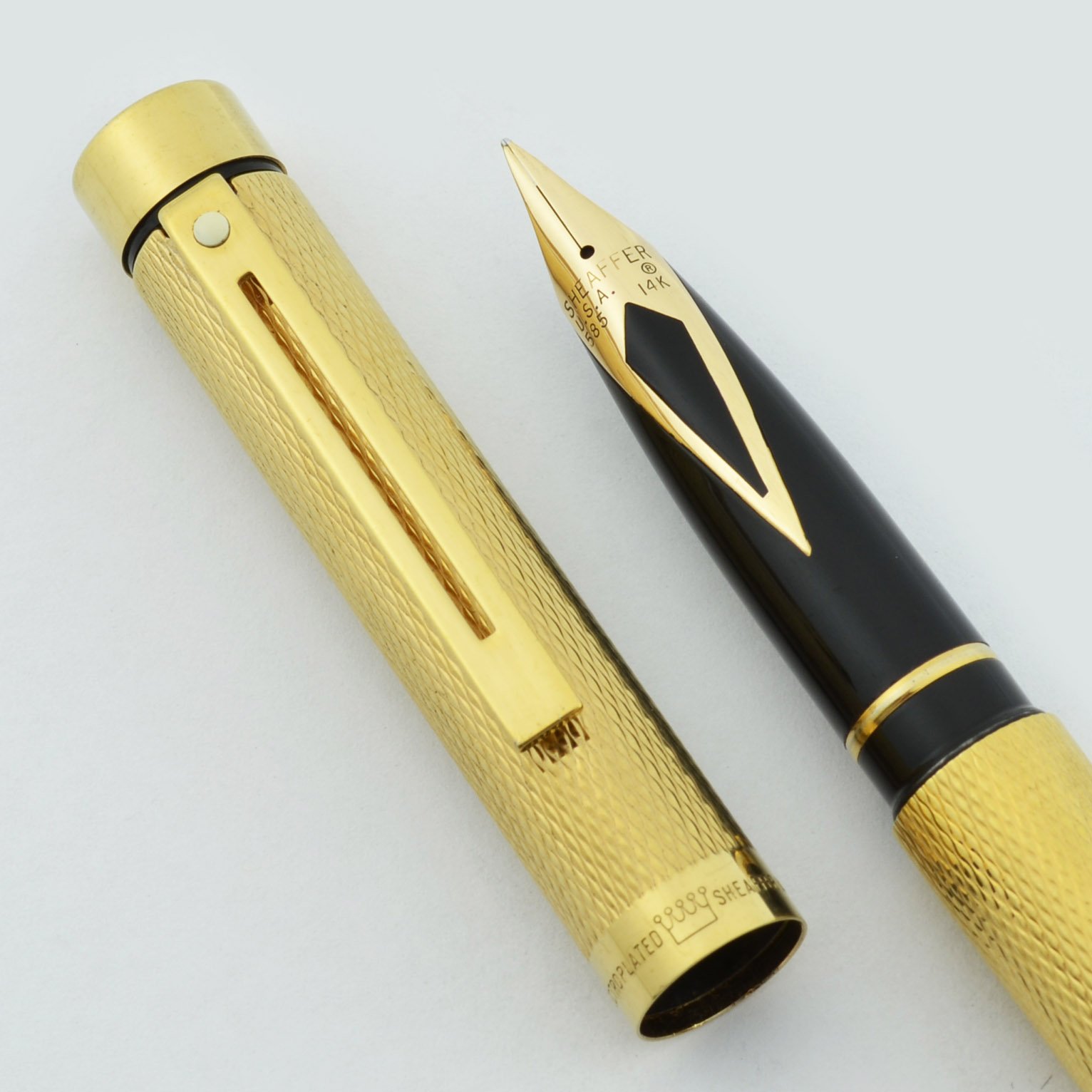 Sheaffer TARGA 1009 Fountain Pen - Gold Barleycorn, Medium (Very